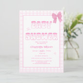 Niedlich Bow Pastel Pink Gingham Baby Dusche Einladung (Stehend Vorderseite)