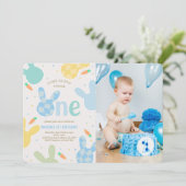Niedlich Boy Bunny 1. Geburtstag Foto Einladung (Stehend Vorderseite)