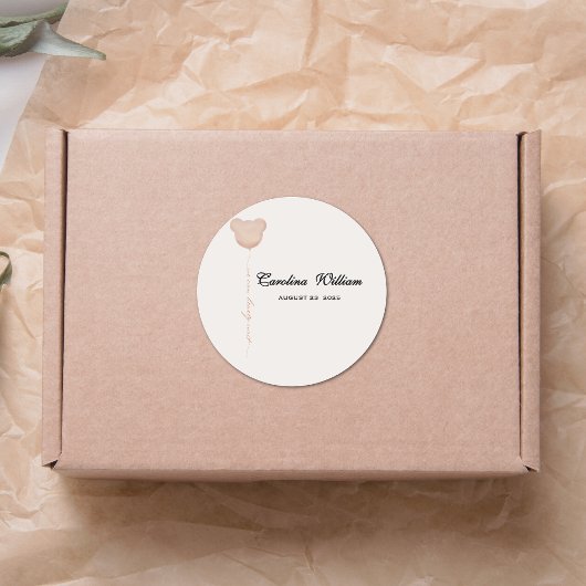 Niedlich braun können wir frühzeitig abwarten Baby Runder Aufkleber