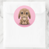 Niedlich Brown Baby Bunny Rabbit auf Pink Runder Aufkleber (Tasche)