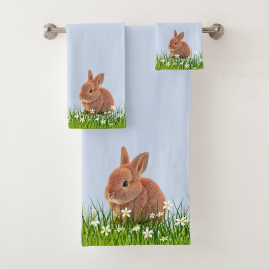 Niedlich Brown Bunny & Blume auf Light Blue Badhandtuch Set (Insitu)