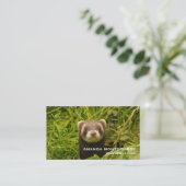 Niedlich Brown Ferret im Gras Visitenkarte (Stehend Vorderseite)