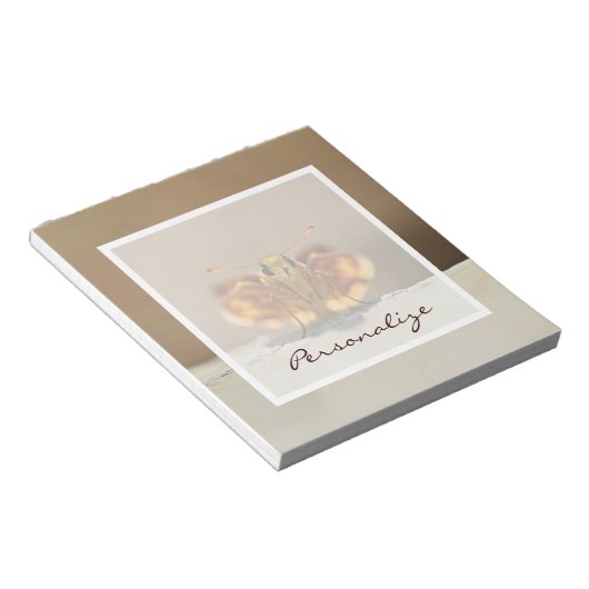 Niedlich-Brown-Schmetterling mit Namen Notizblock (angewinkelt)