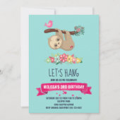 Niedlich Brown Sloth Hanging Auf dem Kopf Geburtst Einladung (Vorderseite)