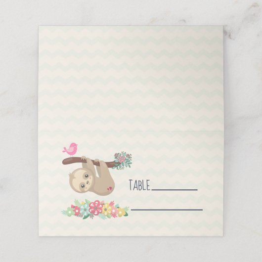 Niedlich Brown Sloth Hanging Platzkarte (Außenseite Aufgefaltet)