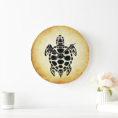 Niedlich Brown Tribal Tortoise Turtle Große Wanduhr (Zuhause)