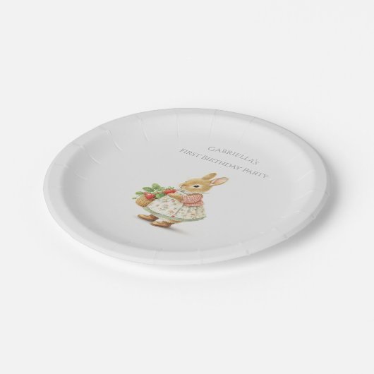 Niedlich Bunny mit Erdbeeren Pappteller (Schrägansicht)