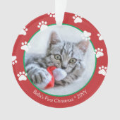 Niedlich Cat First Christmas Paw druckt Red Green Ornament (Vorderseite)