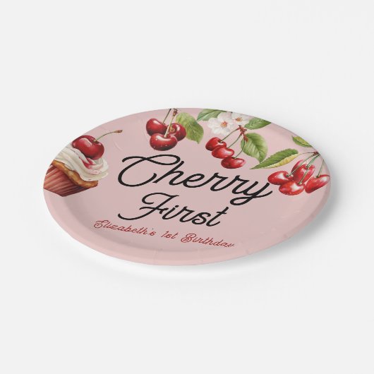 Niedlich Cherry First Girly Birthday Pink Pappteller (Schrägansicht)
