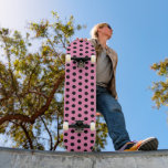 Niedlich Chic Polka Dots Rosa und Schwarz Skateboard<br><div class="desc">Polka Dot Pink und Weiß</div>