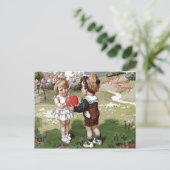 Niedlich Children Couple Heart Daisy Postkarte (Stehend Vorderseite)
