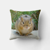 Niedlich Chipmunk hat sein Auge auf dich Kissen (Rückseite)