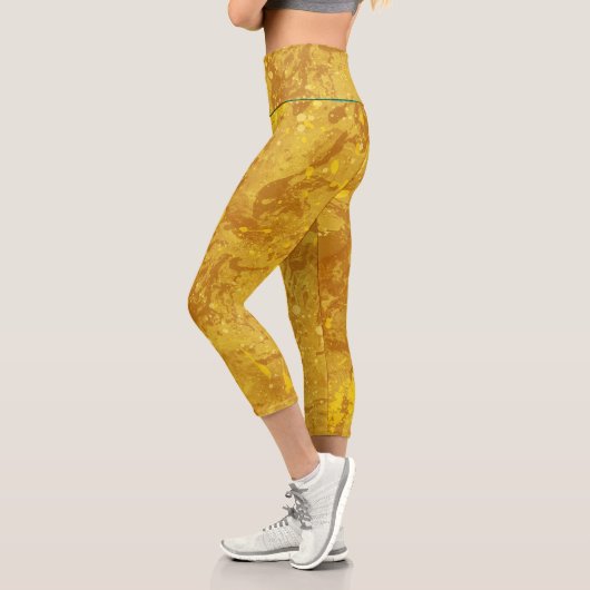 Niedlich Comfy Capris All-over Gold Bronze Print (Links)
