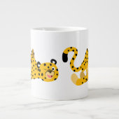Niedlich Dashing Cartoon Cheetah Jumbo-Tasse (Vorderseite)