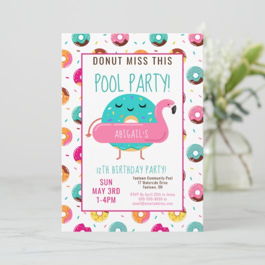 Niedlich Donut Flamingo Birthday Pool Party Girls Einladung (Stehend Vorderseite)