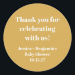 Niedlich Dusty Yellow Baby Dusche Custom Vielen Da Runder Aufkleber<br><div class="desc">Moderner Niedlicher Dusty Yellow Baby Shower Individuelle Name Danke klassischer Rundaufkleber</div>