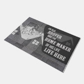 Niedlich ein alter Roofer und der Zuhause-Maker Fußmatte (Schrägansicht)