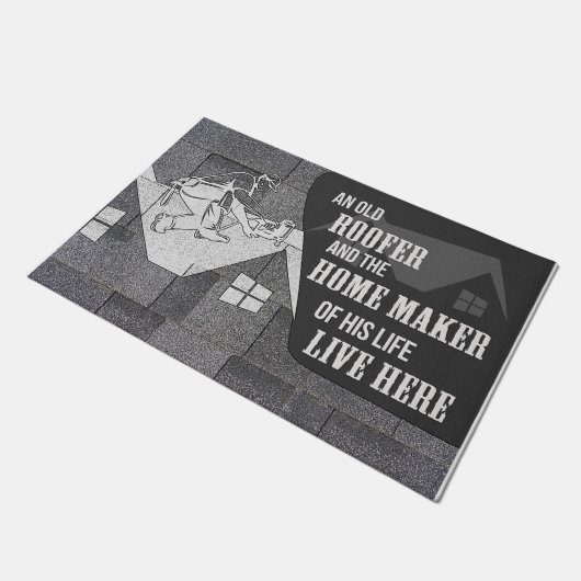 Niedlich ein alter Roofer und der Zuhause-Maker Fußmatte (Schrägansicht)