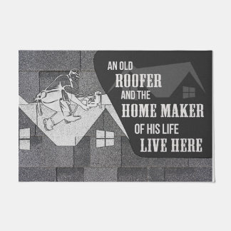 Niedlich ein alter Roofer und der Zuhause-Maker Fußmatte