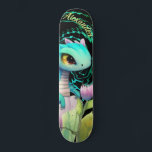 Niedlich einen Cartoon-Drache, den Ihren Namen bea Skateboard<br><div class="desc">Cooler niedlicher Cartoon Drache mit rosa Blume mit abstraktem Muster dahinter. Aquamarin,  rosa,  schwarz. Bearbeiten Sie Text auf Ihren Namen. Eine großartige Geschenkidee für</div>