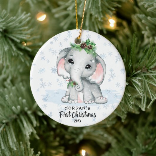 Niedlich Elephant Baby First Christmas Foto Name Keramik Ornament (Baum)