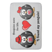 Niedlich fand ich meinen Penguin-Kameraden für Badematte (Vorderseite Vertikal)