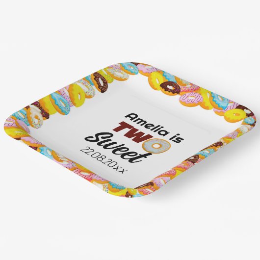 Niedlich & farbenfroh Zwei Sweet Donut 2. Geburtst Pappteller (Gewinkelt)