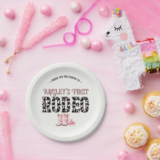 Niedlich First Rodeo Rosa Personalisiert 1. Geburt Pappteller (Party)