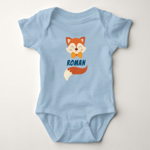 Niedlich Fox Baby Boy, der den blauen T - Shirt de