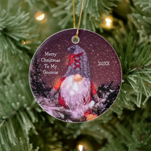 Niedlich frohe Weihnachten Whimsical Gnome Holiday Keramik Ornament (Baum)