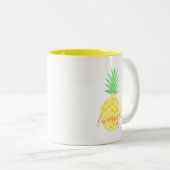 Niedlich Gelbe und grüne Ananas AF Zweifarbige Tasse (VorderseiteRechts)