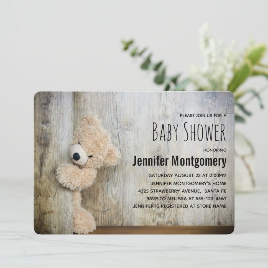 Niedlich gepolsterter Bär Rustikale Holzablage Kin Einladung (Stehend Vorderseite)