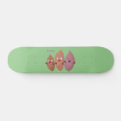 Niedlich gesang Süßkartoffeln Cartoon Gemüse Skateboard (Horizontal)
