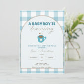 Niedlich Gingham Baby Brewing Shower Einladung (Stehend Vorderseite)