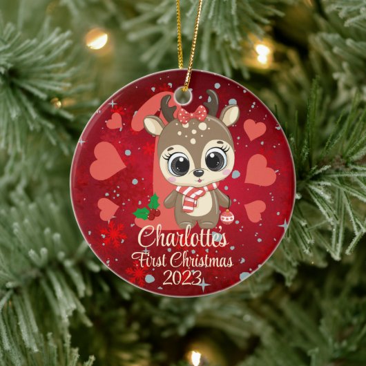 Niedlich Girl Reindeer Baby's First Christmas Red Keramik Ornament (Baum)