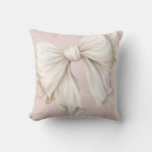 Niedlich Girly Ivory White Bow auf Pink Kissen (Vorderseite)