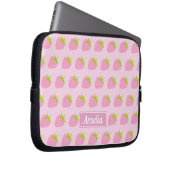 Niedlich Girly Pink Strawberry Muster Personalisie Laptopschutzhülle (Vorne Rechts)