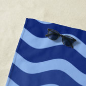 Niedlich Girly Unicorn, Navy Blue Ombre Waves Strandtuch (Beispiel)