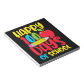 Niedlich glückliche 100 Tage Schullehrer und Kinde Notizblock (angewinkelt)