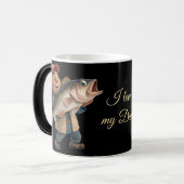 Niedlich/glücklicher Fischer mit einem großen Fisc Verwandlungstasse (Vorderseite Links)