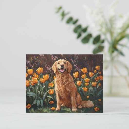 Niedlich Golden Retriever im Tulip Garden Postkarte (Stehend Vorderseite)