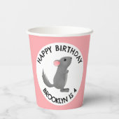 Niedlich-graurosa Chinchilla personalisierter Gebu Pappbecher (Rückseite)
