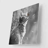 Niedlich Gray Kitten mit Butterfly on Nose Quadratische Wanduhr (Winkel)