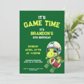 Niedlich Green Football Dinosaurier Kindergeburtst Einladung (Stehend Vorderseite)