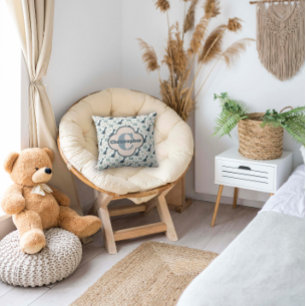 Niedlich-grüner Dinosaurier mit Monogramm und Name Kissen