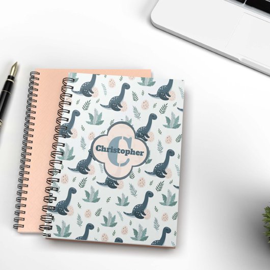 Niedlich-grüner Dinosaurier mit Monogramm und Name Notizblock