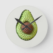 Niedlich-grünes Cogingcore-Crochet-Avocado-Monogra Runde Wanduhr (Vorderseite)