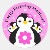 Niedlich Happy Birthday Girl Pinguins Pink Blume Runder Aufkleber (Vorderseite)