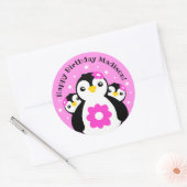 Niedlich Happy Birthday Girl Pinguins Pink Blume Runder Aufkleber (Umschlag)