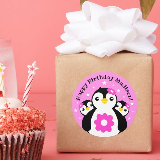 Niedlich Happy Birthday Girl Pinguins Pink Blume Runder Aufkleber (Party)